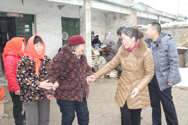 金威煤电走访慰问困难职工