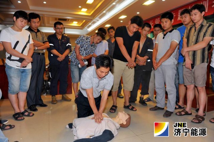 运河煤矿：加强维修人员应急救援培训