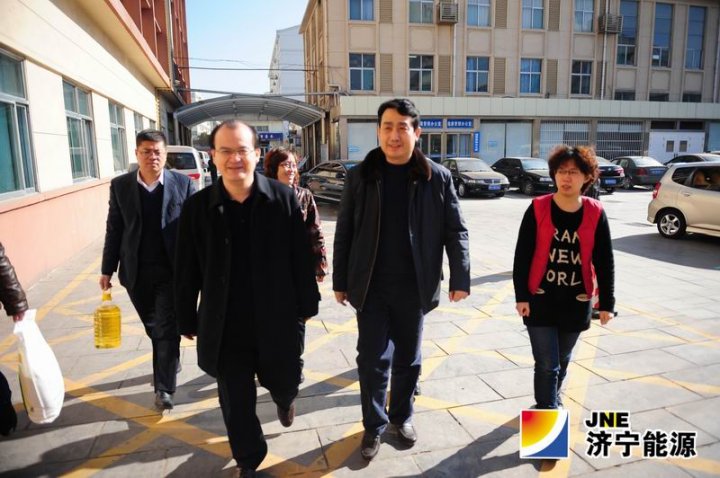 虢洪增、乔志猛、张广宇走访慰问老党员和病困职工