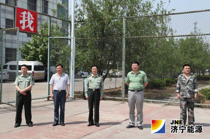 集团公司民兵应急连进行警棍盾牌操集训