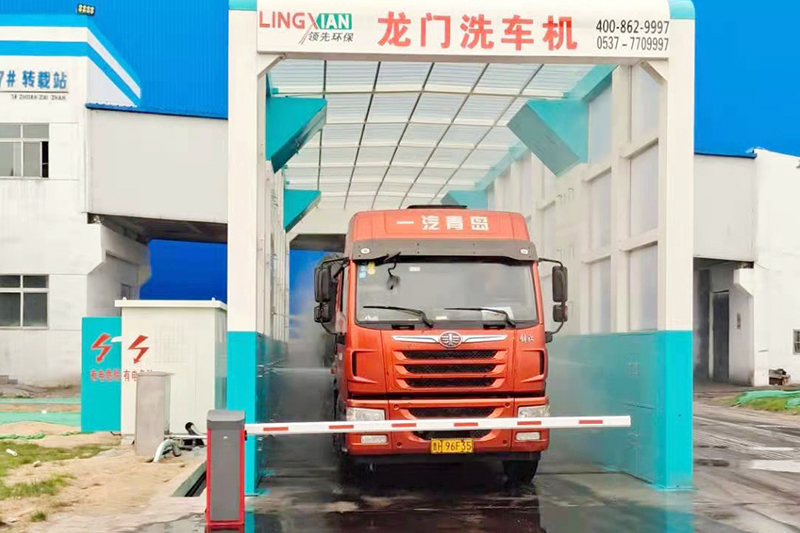 梁山港自主改造洗车台补水装置效果好（李文  摄影）.jpg