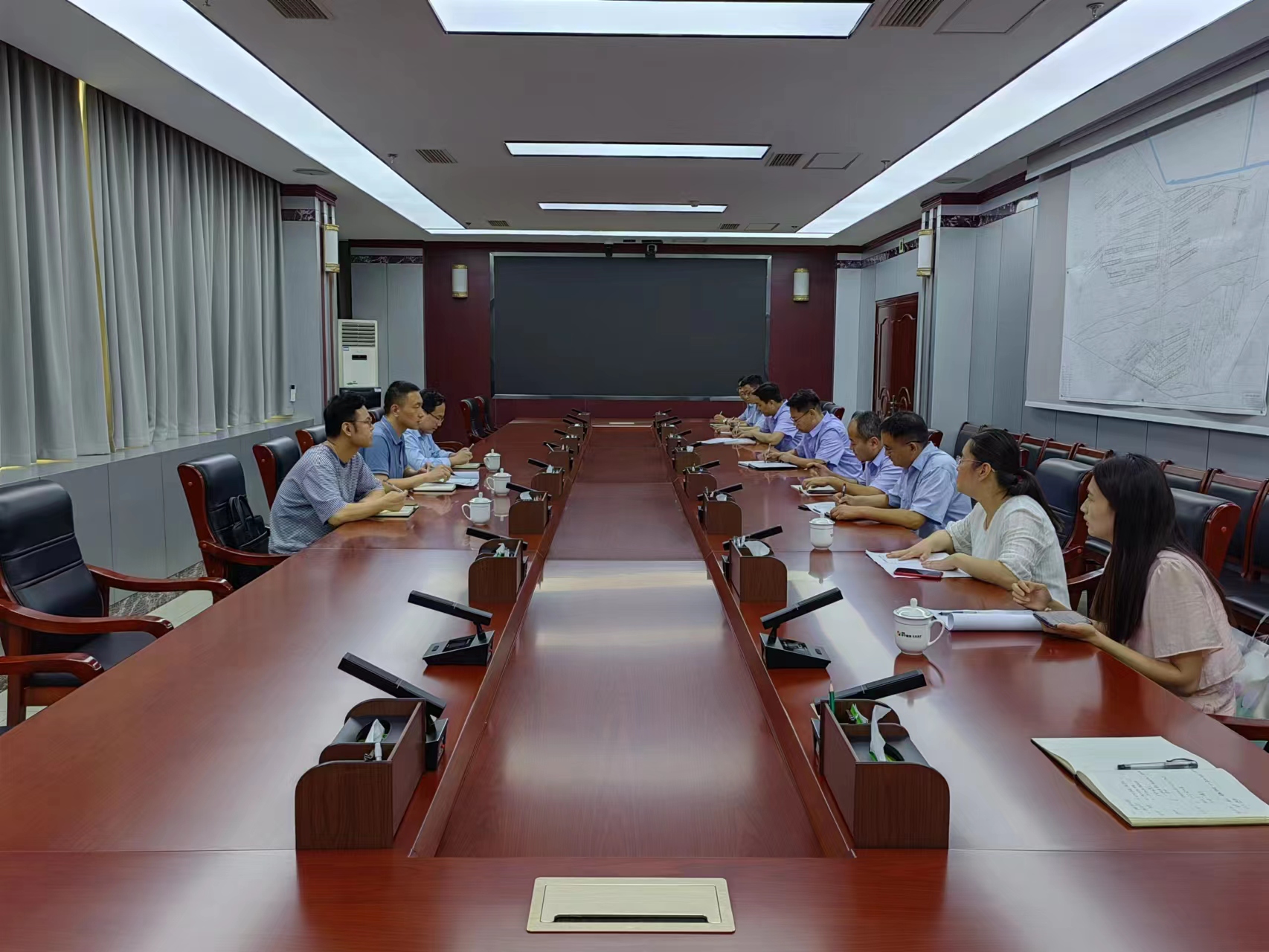 1690546890755237.jpg 山东省“四进”工作组到花园煤矿督导用电工作.jpg