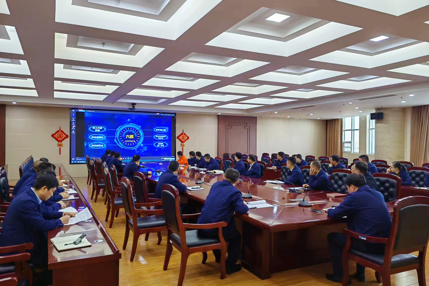 1702019046648531.jpg 我矿开展“六抓36项”微视频创作活动.jpg