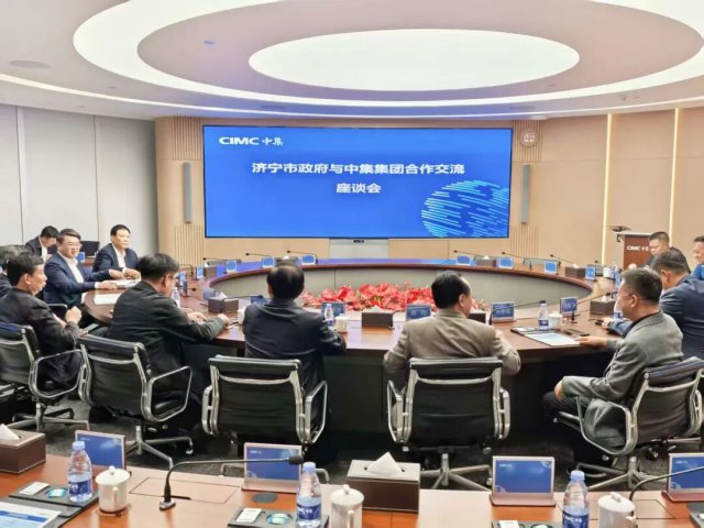 张广宇陪同市领导赴深圳开展商务活动